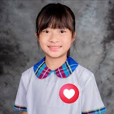 Merry Christmas 🎄 未放假先興奮😆 人均$4XX包食包住包跳包放電❤️ Well~ 今年我地又去Staycation啦🤭  房價已包埋兩大1小/ 1大兩小入場狂彈90分鐘，主題房連露台，一家人自助早餐、來回Shuttle，仲有一大包禮品包比你帶回家🤩  兩小玩彈床習慣要玩專業的，12000呎場地跑 ...