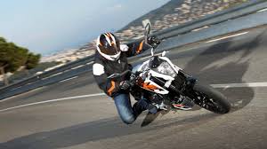 Check out the all ktm duke price list in india 2020 with specifications, features, review, top speed, mileage, and images and video. Ktm 200 Duke Price 2021 Mileage Specs Images Of 200 Duke Carandbike