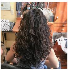 Pin By Melda Turmucin On Hair In 2021 Long Curly Haircuts Layered Curly Haircuts Long Natural Curly Hair