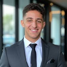 I am excited to announce that I have accepted a full-time position as an  Account Representative at Uber in their Chicago office, following my  graduation from Indiana University this past Spring! |