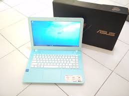 Laptop asus x441ma ini tampil dengan desain elegan khas asus dengan dukungan keyboard chiclet dan dibalut dengan casing solid yang tersedia dalam dua warna harga asus x441ma ga102t yang bertenaga prosesor intel pentium silver n5000 terbaru di indonesia adalah rp 4.999.000. Laptop Asus X441n Intel Celeron N3350 Siap Pakai Jual Beli Laptop Bekas Surabaya Sidoarjo