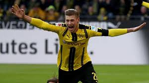 Łukasz piszczek odejdzie po zakończeniu sezonu z borussii dortmund niemiecki dziennik bild poinformował o planach borussii dortmund względem łukasza piszczka. Lukasz Piszczek Commits To Dortmund For Remainder Of Career After Signing New Contract Until 2020 90min