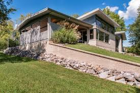 In addition, gallatin has the only old hickory lakefront golf course community, fairvue plantation. Lake House Old Hickory Lake Transitional House Exterior Nashville By Gelyn Houzz Uk