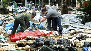 The story of a tourist family in thailand caught in the destruction and chaotic aftermath of the 2004 indian ocean tsunami. Funf Jahre Nach Dem Tsunami Der Tag An Dem Hunderttausende Starben Tagesschau De