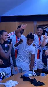 La folle célébration de Lyon dans le vestiaire après la victoire contre PSG