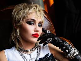 Short hairstyle 2018 capelli corti famosi, tagli di capelli acconciature, stile per capelli,. Pazzi Tagli Corti Che Faranno Innamorare Nella Bella Stagione Pourfemme