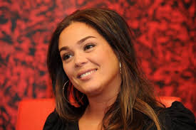 L'année suivante, elle est choisie par charlotte de turckheim pour camper l'un des personnages principaux de la comédie mince alors !,. Maine Et Loire Lola Dewaere J Aime Les Animaux Tout Simplement Cholet Maville Com