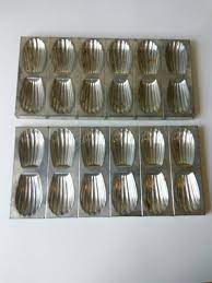 Online shopping for madeleine pans from a great selection at home & kitchen store. Vintage French Madeleine Baking Trays Retro Kitchen Etsy Tray Bakes French Vintage Madeleine Cake