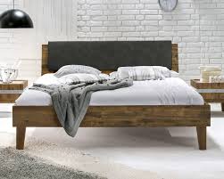 Wenn du ein bett für zwei personen suchst oder wie ein baby schlafen möchtest, zögere nicht, dir ein doppelbett zu besorgen. Doppelbett Im Industrielook Aus Akazie Paraiso