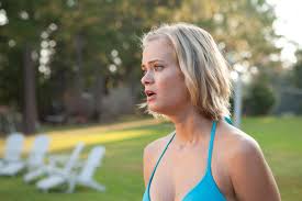 According to variety sara paxton (pictured right; Bild Von Shark Night 3d Bild 7 Auf 28 Filmstarts De