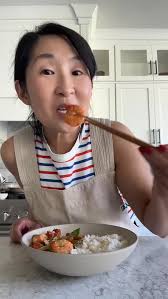 Salmon cakes!!! One of my all time faves!!! 👉👉👉Comment “salmon” and I'll  send you the recipe link 🔗.. a lot of people ask if you can use canned  salmon and the answer