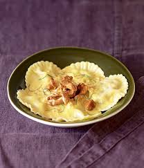 Raviolis Veau Et Sauge Sauce Girolles Sauce Girolles Recette Pate Fraiche Alimentation