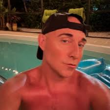 Sharon Wheaton 🏳️‍🌈 (@Sharon_wheaton)