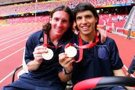 Sergio leonel agüero del castillo (born 2 june 1988), also known as kun agüero, is an argentine professional footballer who plays as a striker for la liga club barcelona and the argentina national team. Sergio Aguero S Dad Denies Reports Star Will Join Lionel Messi At Barcelona Bleacher Report Latest News Videos And Highlights