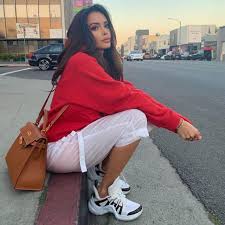 Dimanche 18 juillet 2021, nabilla a posté deux photos de sa lune de miel à ibiza. Sneakers Louis Vuitton Worn By Nabilla Benattia On The Account Instagram Of Nabilla Spotern