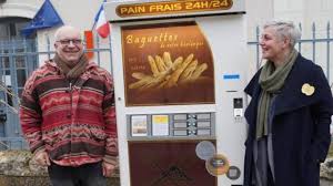 Un Distributeur A Pain Au Coeur Du Bourg