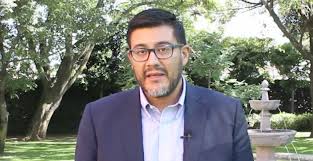 Reyes rodríguez mondragón es licenciado en derecho por el itam, tiene estudios de posgrado en el cide, en donde hizo la maestría en administración y políticas públicas. 49tiqcvfqzjcym