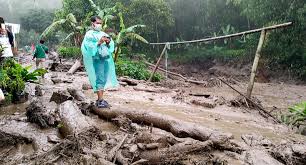 Banjir bandang berbeda dengan banjir pada umumnya atau banjir di jakarta. Ib2ou8imfgx9jm