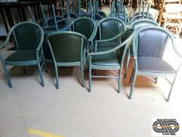 Mais qu'importe le style ou la marque, pour faire des économies tout en agissant pour la planète, il vaut mieux penser aux meubles d'occasion. Lot 20 Chaises De Restaurant Structure Verte Bois Occasion Nous Consulter