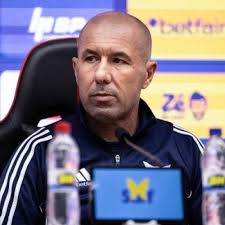 Jardim revela papo com Eduardo após expulsão em lance forte com jogador do  Vitória