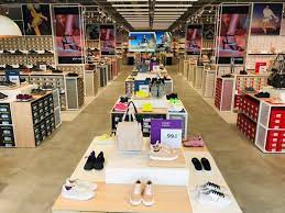 Aspect nou 50% preț guantitate limitată catalog ccc din bucuresti: Ccc Romania Redeschide 18 Magazine Din BucureÈti Èi Din ÈarÄ Financial Intelligence