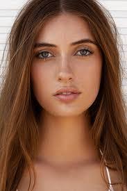 Sophie Ackerman's Instagram, Twitter & Facebook