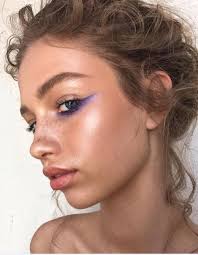 Bright Eyes Is One Of The Best Summer Makeup Trends 2018 Summermakeuplooks Summermakeupproduct Makeup Trends 2018 Summer Makeup Trends Creative Makeup Looks