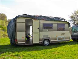 Sie suchen einen sicheren platz, um ihren vans, kleintransporter oder wohnwagen unterzustellen? Wohnwagenplane Wohnmobil Wohnwagen Abdeckung Garage Ganzgarage Plane Jesolo 1 Detec Handel De