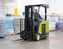 Top Reasons to Choose a Stand Up Forklift for Your Warehouse
