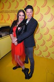What would a top couple ask another top couple if. Renata Und Valentin Lusin Bekommen Sie Ein Baby