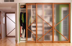 Wardrobe and closet doors are an important part of your bedroom's decor. Closets Sliding Walls Doors And Room Dividers Raydoor
