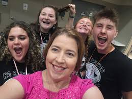 Gayle Woodcock (@teachbythesea23)