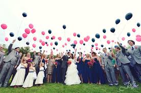 Ballons mit den grüßen an das brautpaar werden steigen gelassen. Pin Von Michaela T Auf Trish Palud Photography Wunsche Zur Hochzeit Hochzeit Bilder Ballone Steigen Lassen