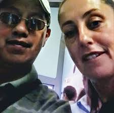 🌎🔥 La fraternidad de México cruza fronteras. Ante los graves incendios  forestales que afectan a Chile, el presidente Gabriel Boric compartió  públicamente la llegada de los brigadistas mexicanos, reconociendo el  respaldo y