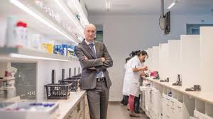 Kuipers noemt het risico dat mensen lopen door de tweede prik uit te stellen „allemaal maar relatief. Prof Dr Ernst Kuipers Wil Maagkanker Nog Vroeger Opsporen Maag Lever Darm Stichting