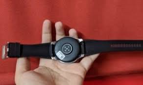 1 4g lte standalone connectivity available on galaxy watch 4g model connected exclusively on ee* and vodafone**. Samsung Galaxy Watch 4g Review One Of The Best Smartwatches Of The Year