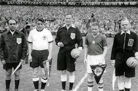 Cubrimiento en línea a través de futbolargentino.com Anotando Futbol Mundial 1954 Parte 9