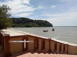 During the day, visitors may organize fun things to do such as beach volleyball, frisbee, building sandcastles, collecting seashells, kayaking or just chilling out with friends and family. Short Gateway Di Blue Lagoon Port Dickson Catatan Travel Sabrina