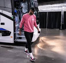The new york knick posted an image of the. Carmelo Anthony On Instagram A Comfort Zone Is A Beautiful Place But Nothing Ever Grows There 007 Stayme Streetwear Fashion Carmelo Anthony Fashion Killa