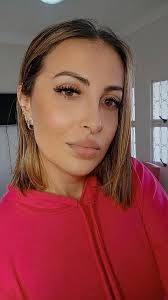 Na minha cabeça é quase impossível acreditar que há pessoas que achem  bonito extensão de cílios. ISSO É HORROROSO!! Volume disso, volume daquilo…  n me odeiem, mas é feio demais. Aaah mas