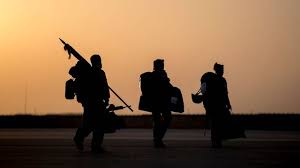 Soldiers move through snow in logar province; Heimlich Still Und Leise Die Nato Lasst Afghanistan Zuruck Im Krieg Swr Aktuell