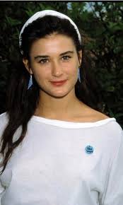 Most Talented & Beautiful 18+ Hollywood Actress Below Age 25 In 2022 There  are many Hollywood Actress Below Age 25 who are more popular than famous  Hollywood actors for their beauty and