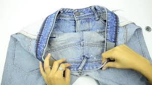 Différentes astuces pour réparer un jean usé ou troué : 5 Manieres De Reparer Un Trou A L Entrejambe D Un Jean