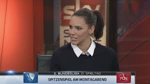 Doch die hübsche dunkelhaarige kann auch anders!. Sky Sport News On Twitter Jetzt Zu Gast Im Studio Esther Sedlaczek Ssnhd Https T Co Gunhg9mq5m
