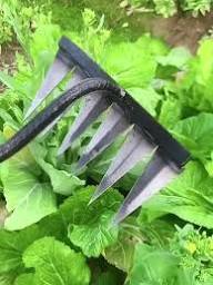 RASTRILLO DE JARDINERÍA MULTIFUNCIONAL