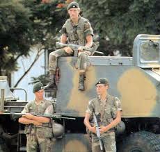 Rhodesian Soldiers From Support Commando Of The Rhodesian Light Infantry Rli Wearing Fireforce Vest Note Their Y Vietnam War Photos Special Forces Military