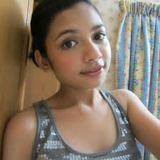 Listen to 让每个人都心碎李佩玲by Jeryl Lee in Jeryl Lee Pei Ling's Songs playlist  online for free