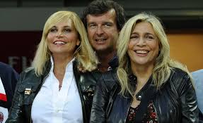L'annuncio del matrimonio del figlio di mara venier è arrivato dalla stessa conduttrice, ospite della trasmissione di pierluigi diaco io e te. Mara Venier E Simona Ventura In Vacanza Separata A Miami