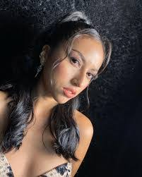 Claudia Oporto's Instagram, Twitter & Facebook