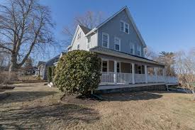 Great use of three different types of certainteed vinyl siding to create a special look. Roofing Gallery Rhode Island Roofing Window Replacement And Siding Company Southeastern Massachusetts Roofing And Window Replacement